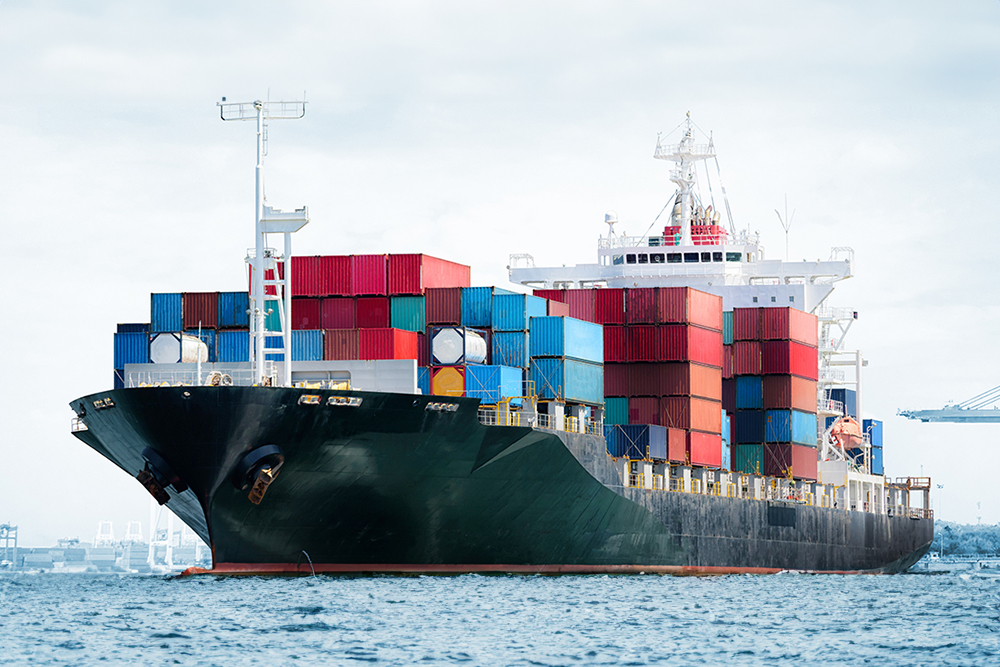  Container refrigeration ship